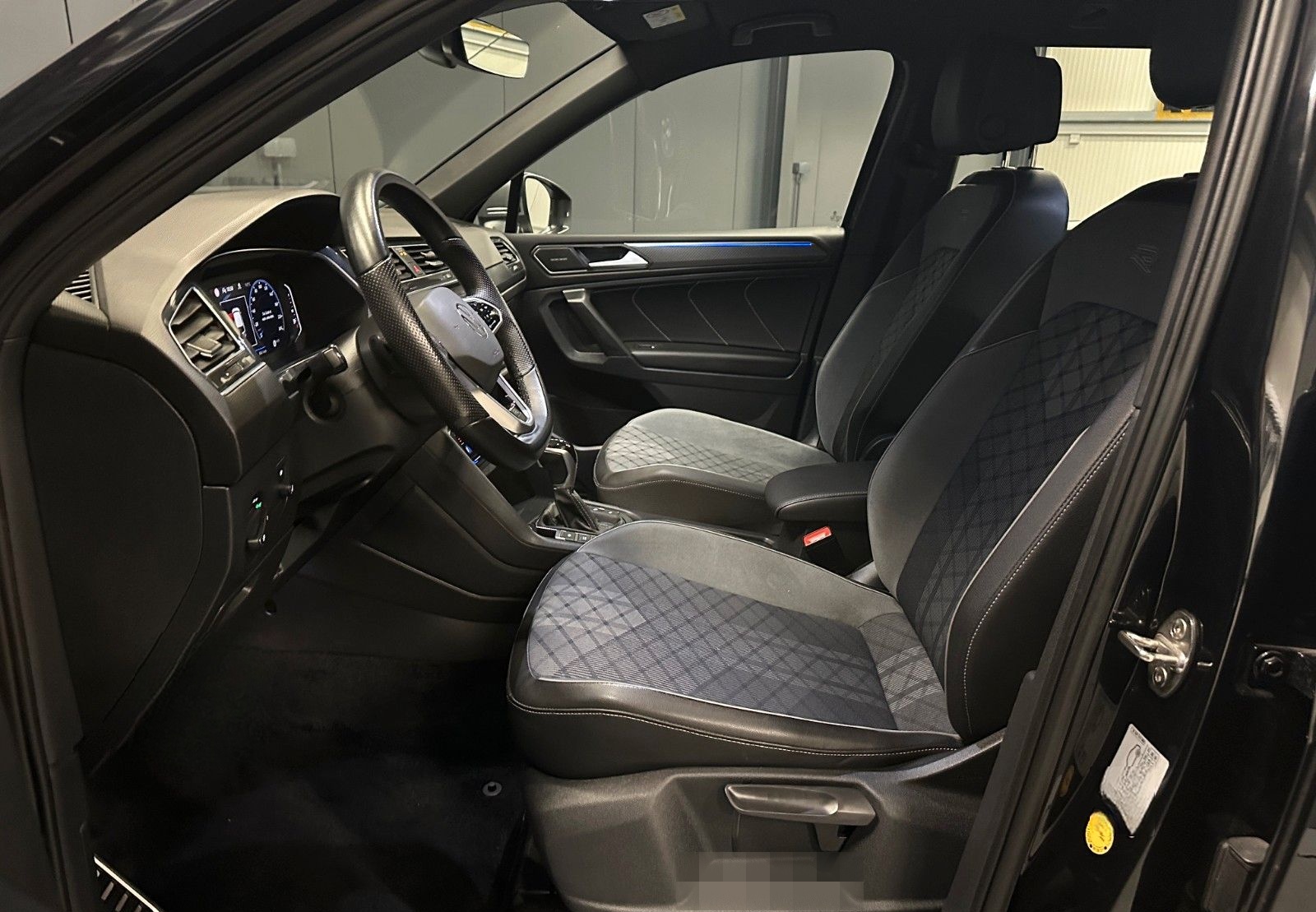 Volkswagen Tiguan Allspace R-Line 4Motion*HUD*HIFI*DCC*KAME foto 14