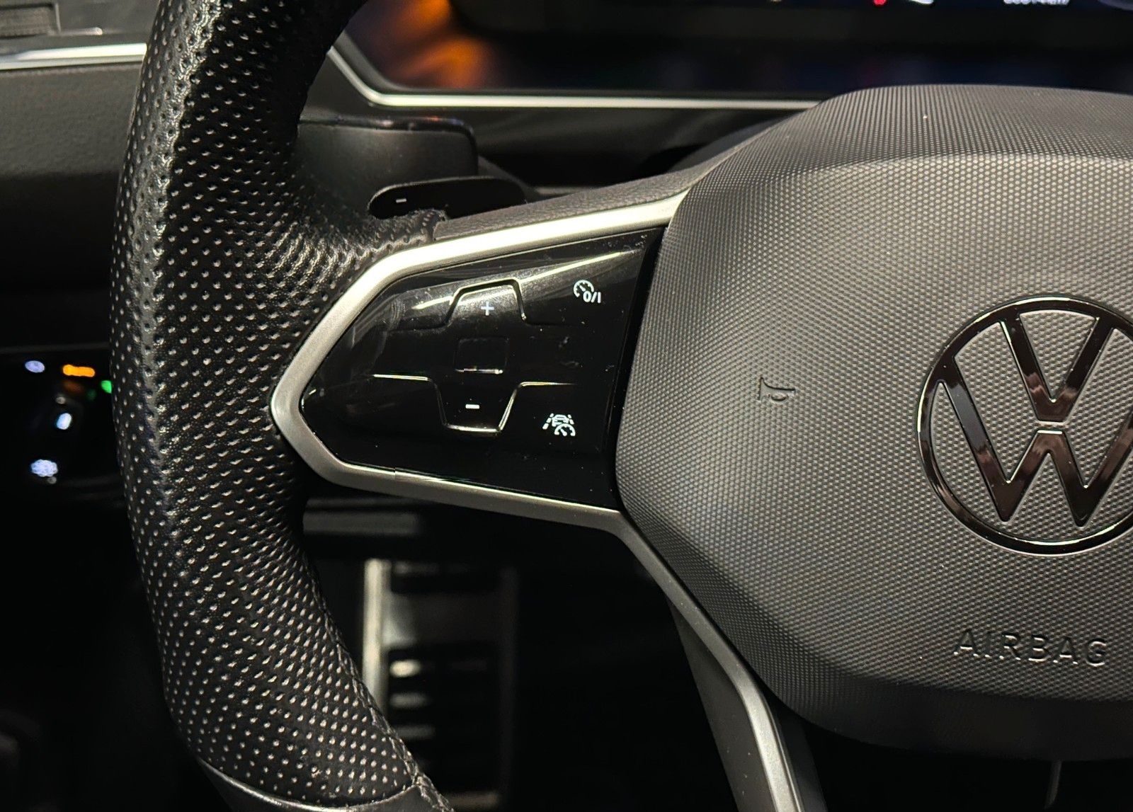 Volkswagen Tiguan Allspace R-Line 4Motion*HUD*HIFI*DCC*KAME foto 17