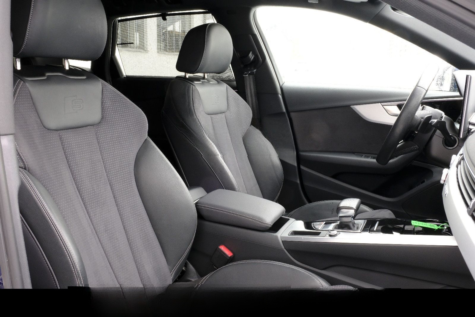 Audi A4 40 TDI Avant S tr. quattro "3xS-Line"MATRIX" foto 22
