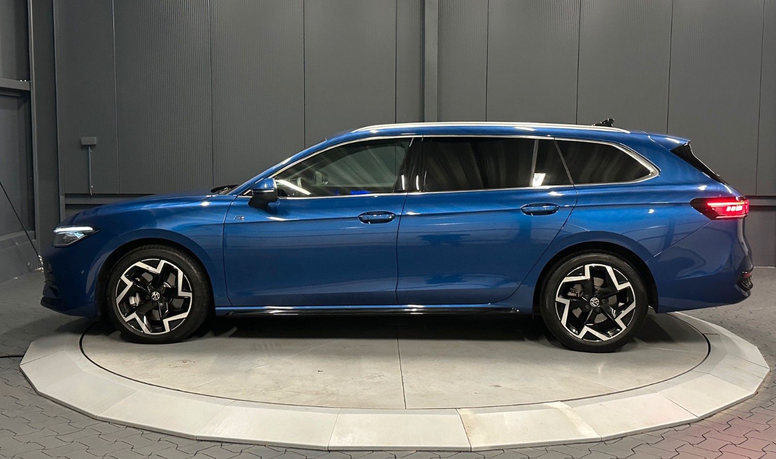 Volkswagen Passat Variant 4Motion R-Line *VW-Garantie 2030* foto 2