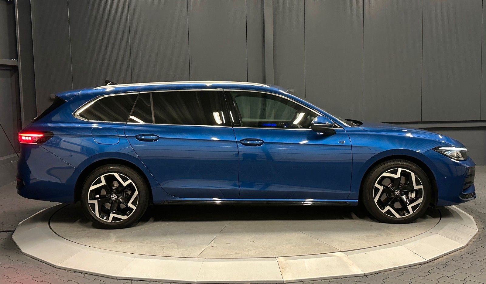 Volkswagen Passat Variant 4Motion R-Line *VW-Garantie 2030* foto 3