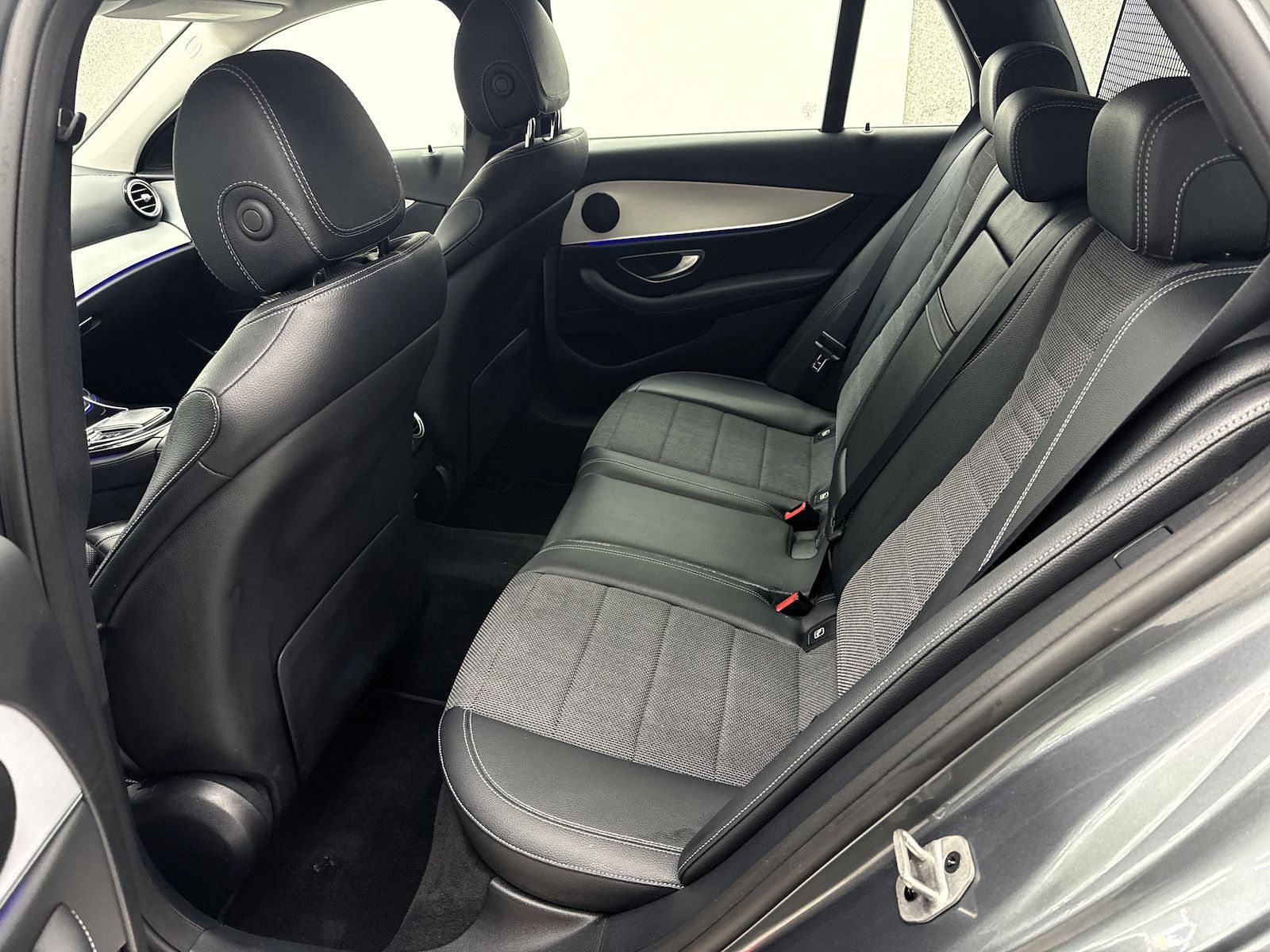 Mercedes-Benz E 300 de T Elegance DTR 2xSpur RCam elHeckk Ambi foto 6