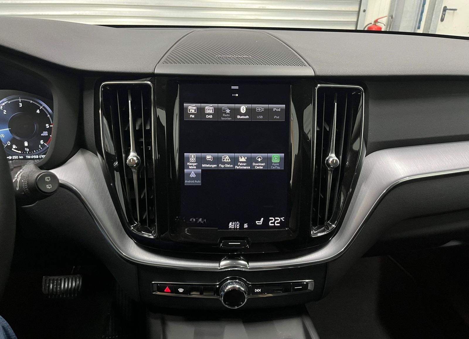 Volvo XC60 Momentum ProKamera/AHK/LED/Harman-Kardon foto 11