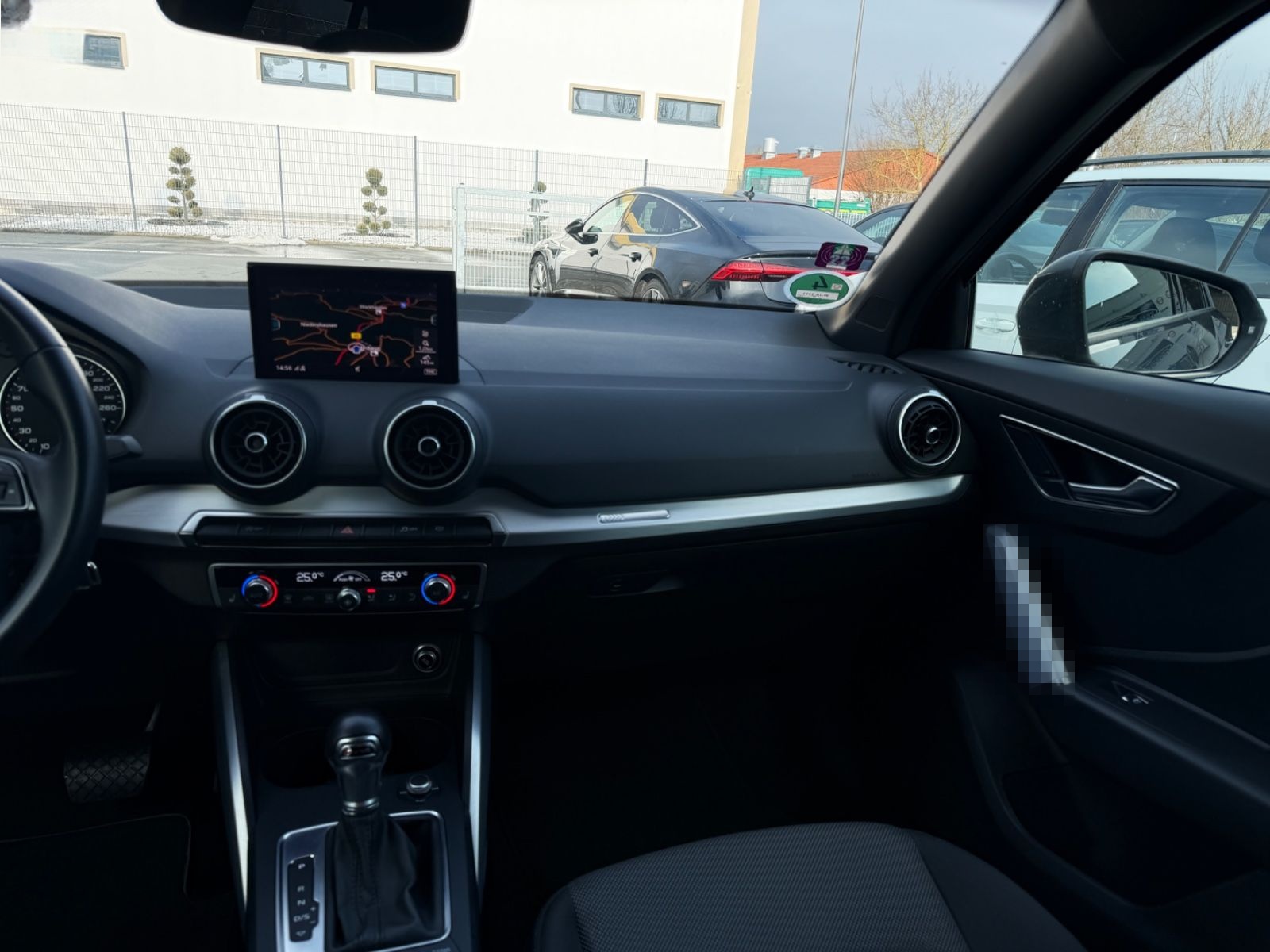 Audi Q2 30 TFSI sport Automatik Navi Xenon foto 16