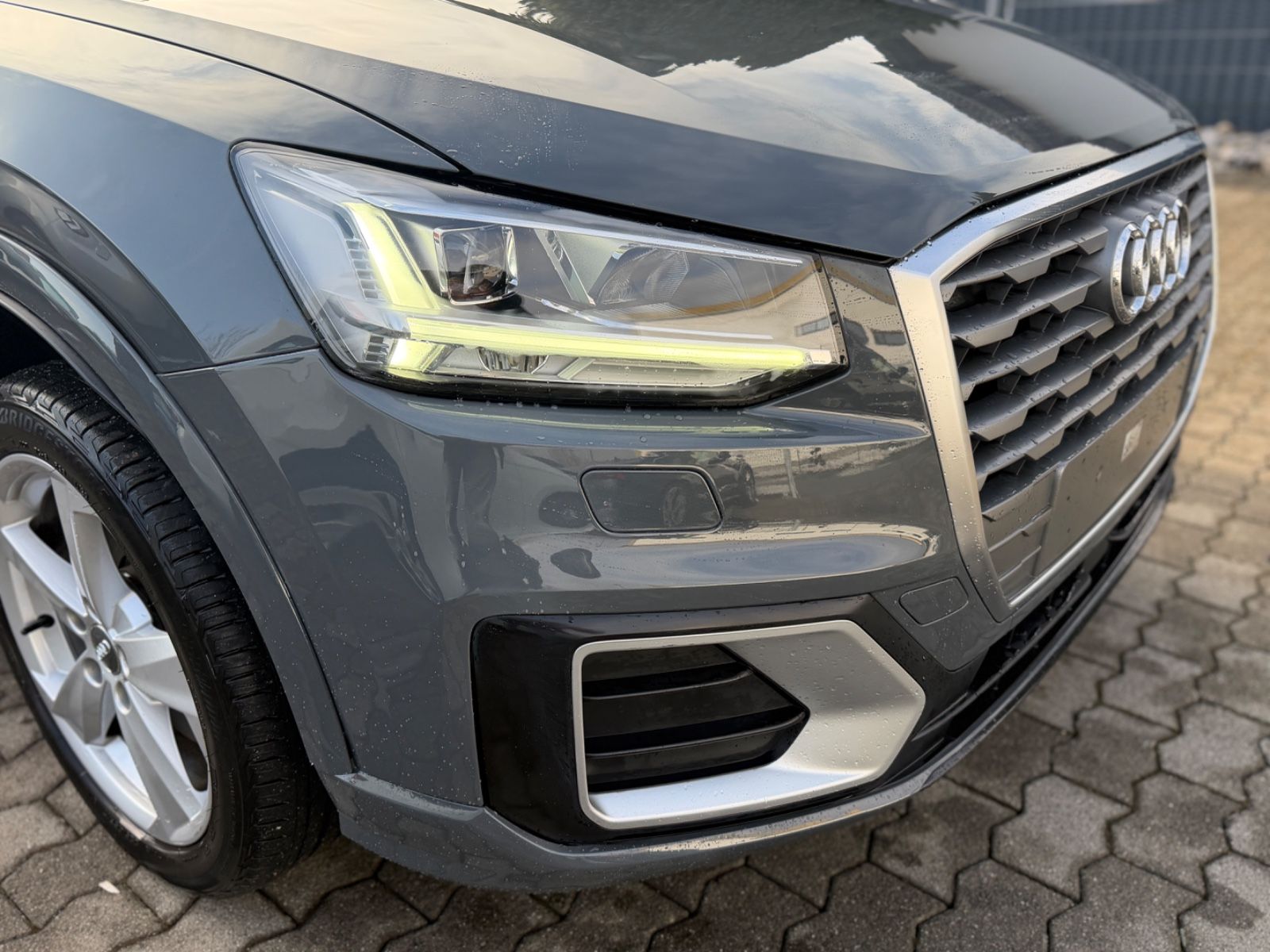 Audi Q2 30 TFSI sport Automatik Navi Xenon foto 4