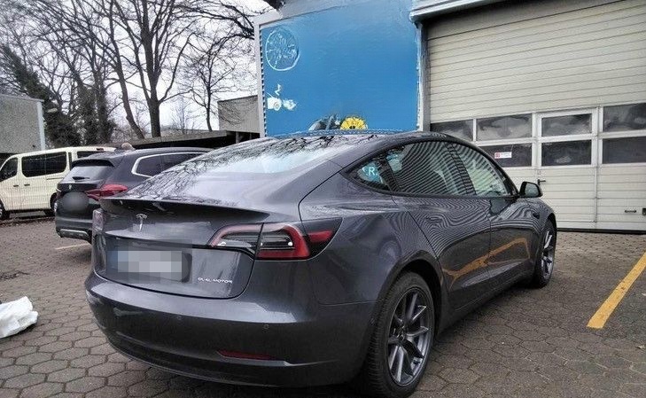 Tesla Model 3 Dual AWD Wärmepumpe Autopilot 3 Kam Pano foto 2
