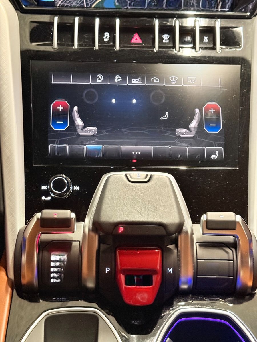 Lamborghini Urus V8 FULL/NIGHTVIS/FONDENT/B&O/MOD2020/SOFTCL foto 24