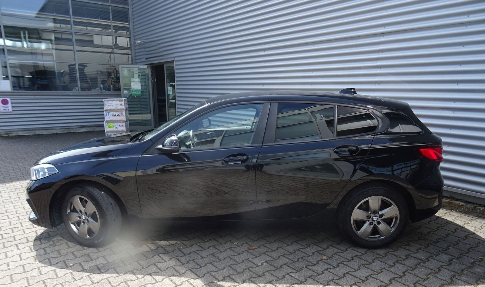 BMW 118i Lim. Advantage LED LivePro SH PDC CarPlay foto 4