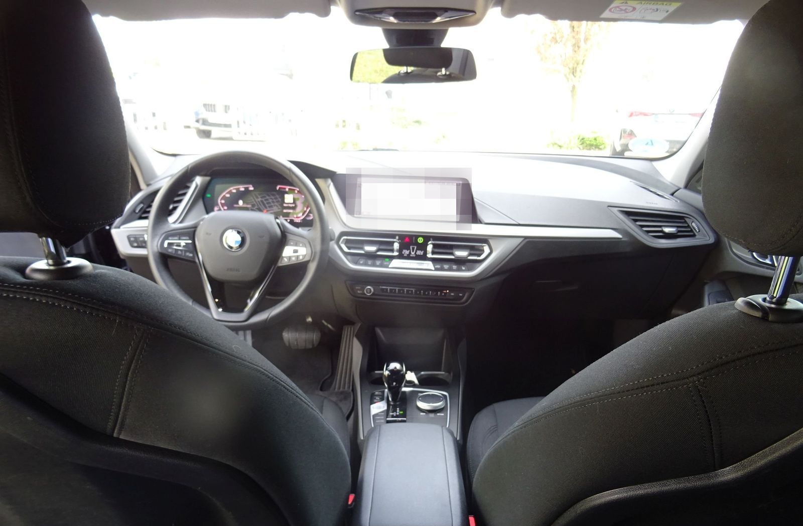 BMW 118i Lim. Advantage LED LivePro SH PDC CarPlay foto 9