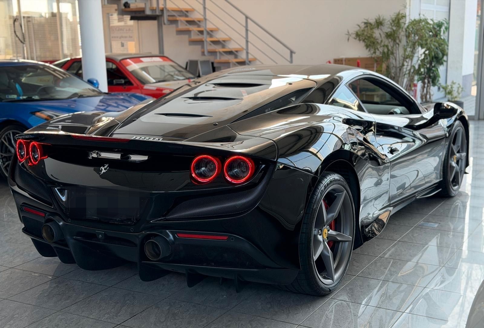 Ferrari F8 Tributo foto 4