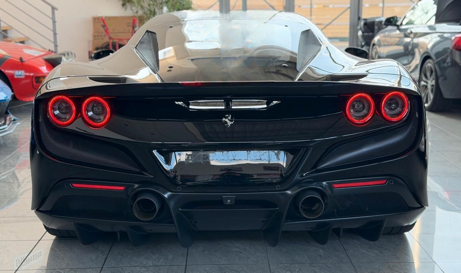 Ferrari F8 Tributo foto 5