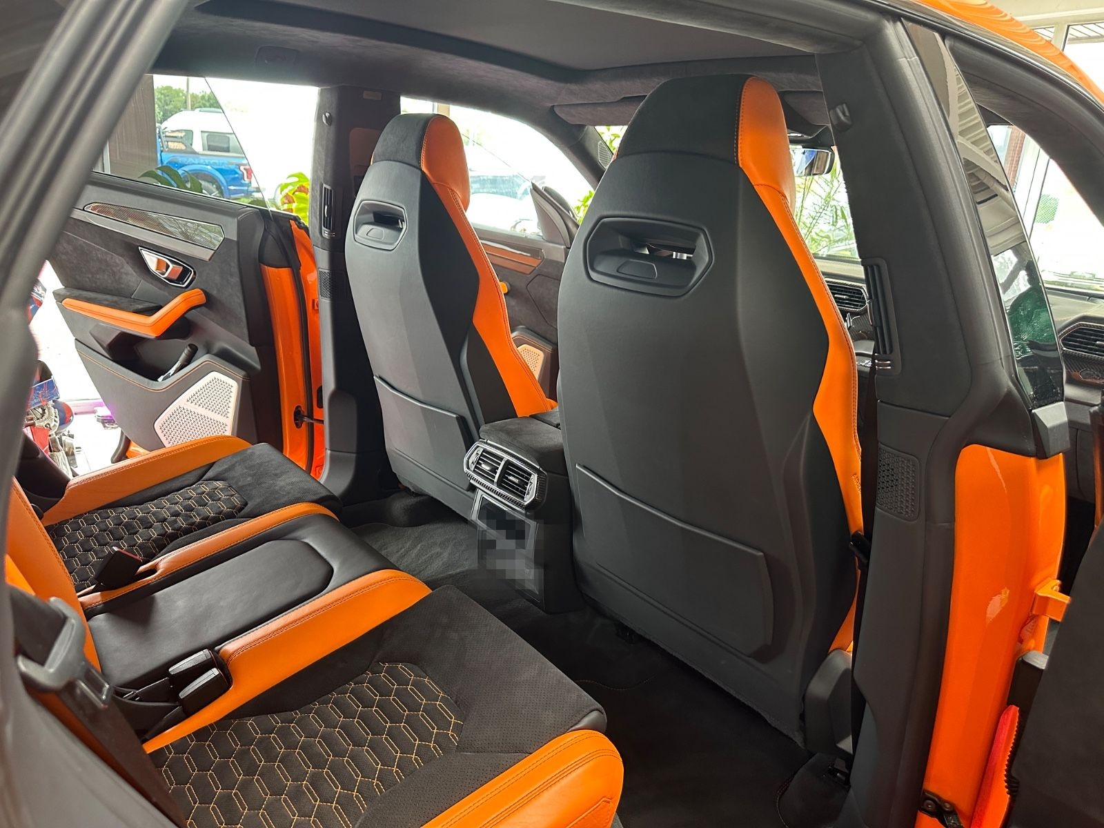 Lamborghini Urus Pearl Capsule Carbon B&O Massage 23 foto 14