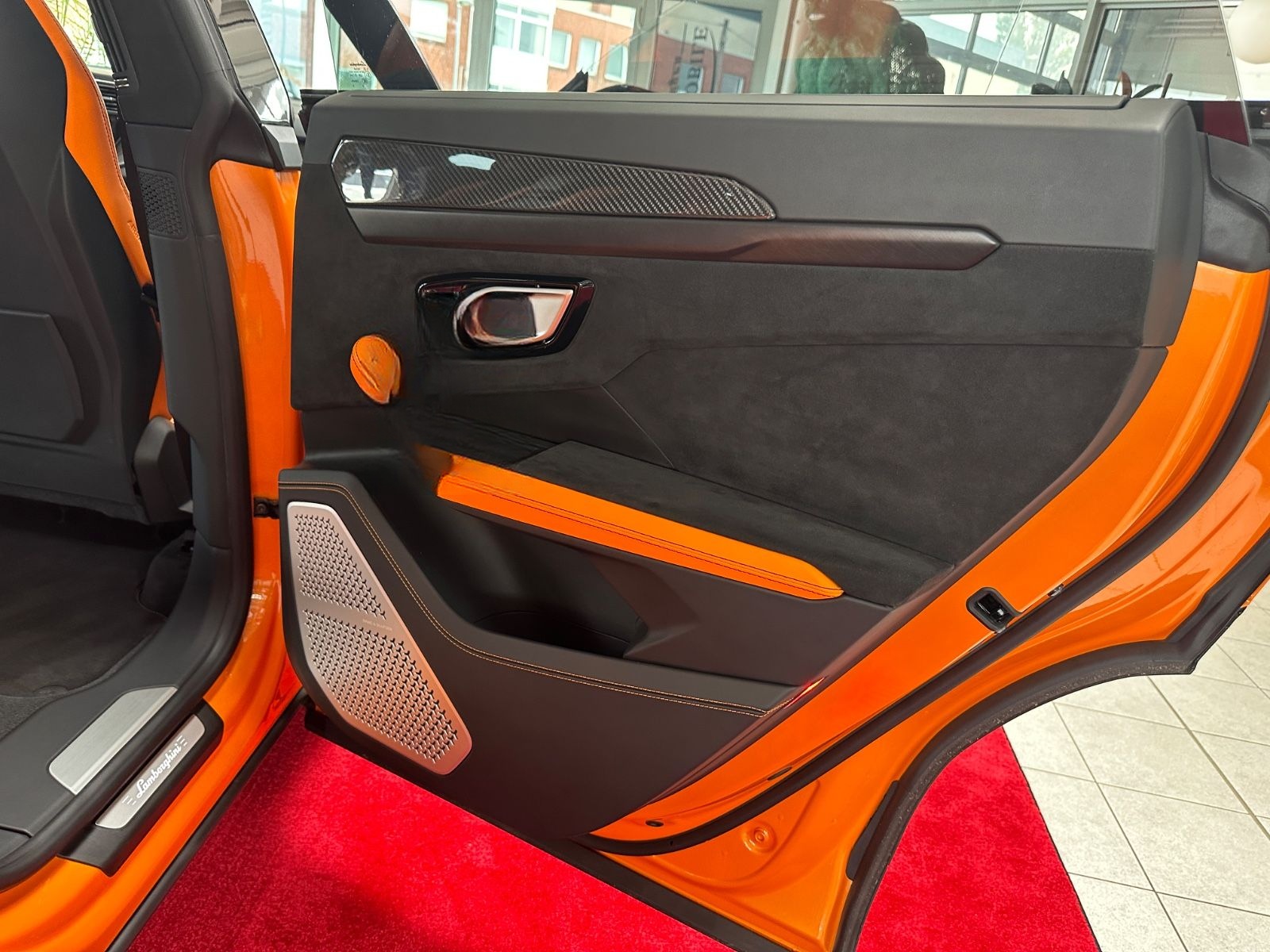 Lamborghini Urus Pearl Capsule Carbon B&O Massage 23 foto 15