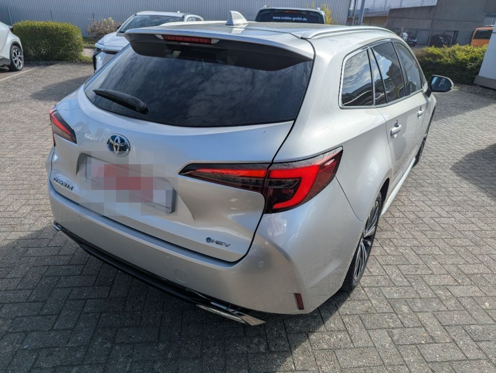 Toyota Corolla TS 1.8 Hybrid Team D*Navi+LED+Allwetter foto 4