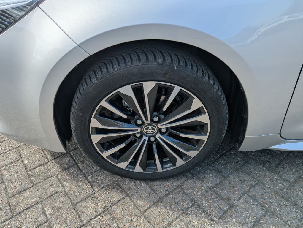 Toyota Corolla TS 1.8 Hybrid Team D*Navi+LED+Allwetter foto 6