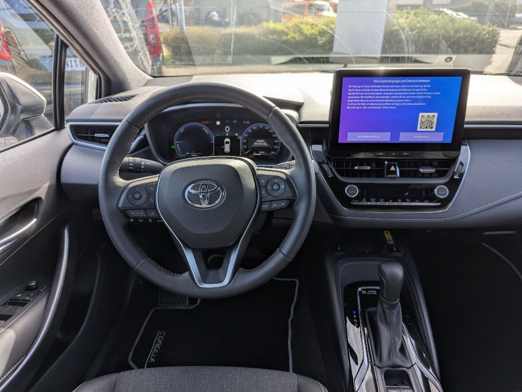 Toyota Corolla TS 1.8 Hybrid Team D*Navi+LED+Allwetter foto 10