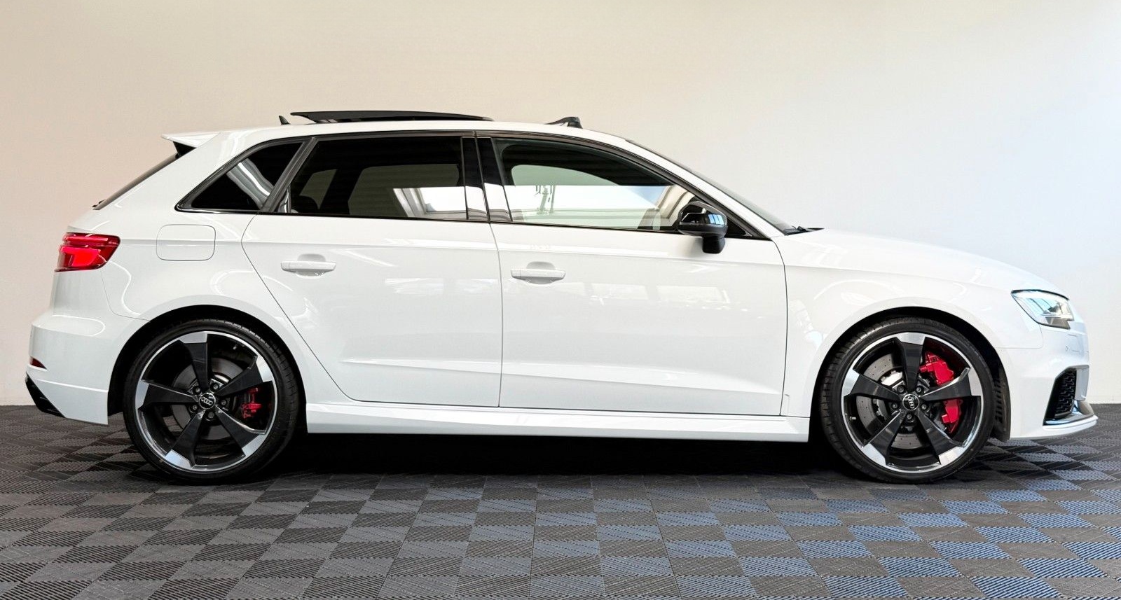 Audi RS3 Sportback 2.5 TFSI Quattro*VIRTUAL*SCHALE*PA foto 4