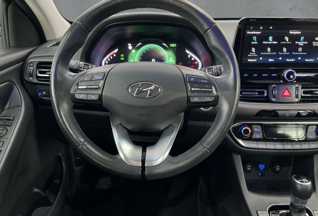 Hyundai i30 Mild-Hybrid 1.5 T-GDI Edition 30+ NAVI PANO  foto 11