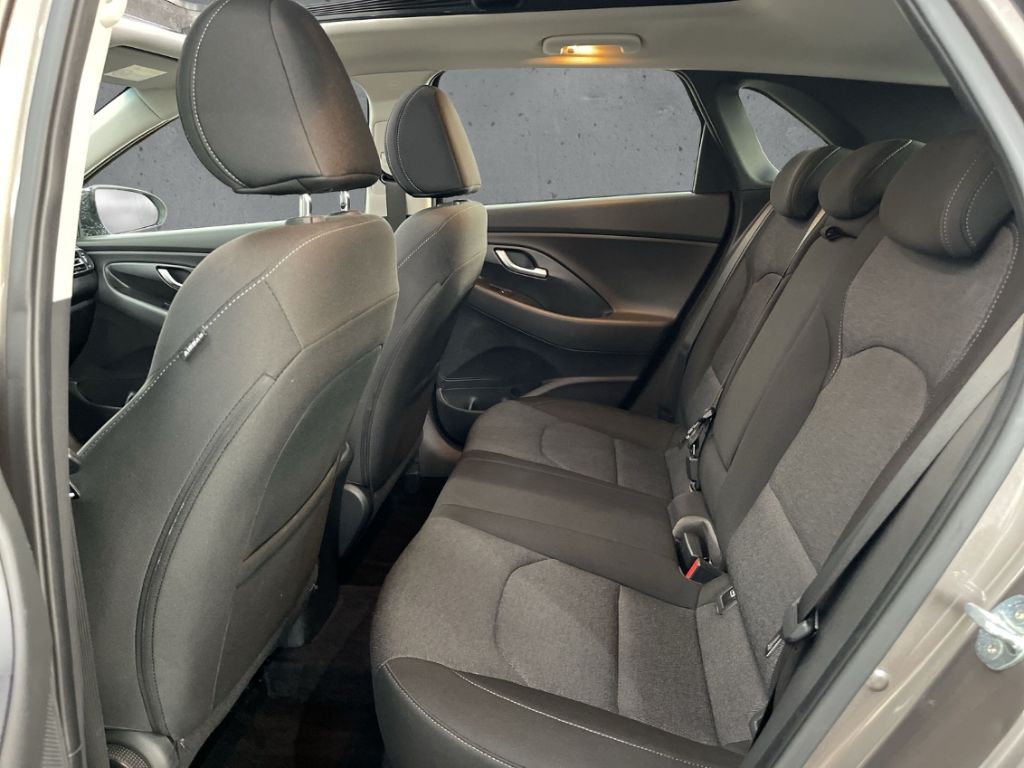 Hyundai i30 Mild-Hybrid 1.5 T-GDI Edition 30+ NAVI PANO  foto 8