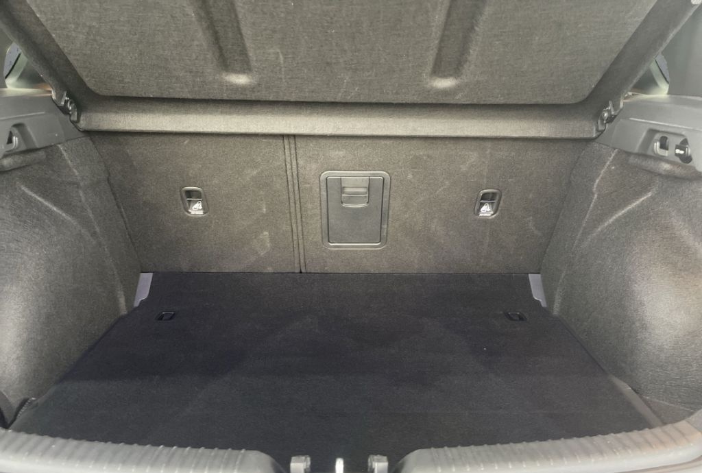 Hyundai i30 Mild-Hybrid 1.5 T-GDI Edition 30+ NAVI PANO  foto 10