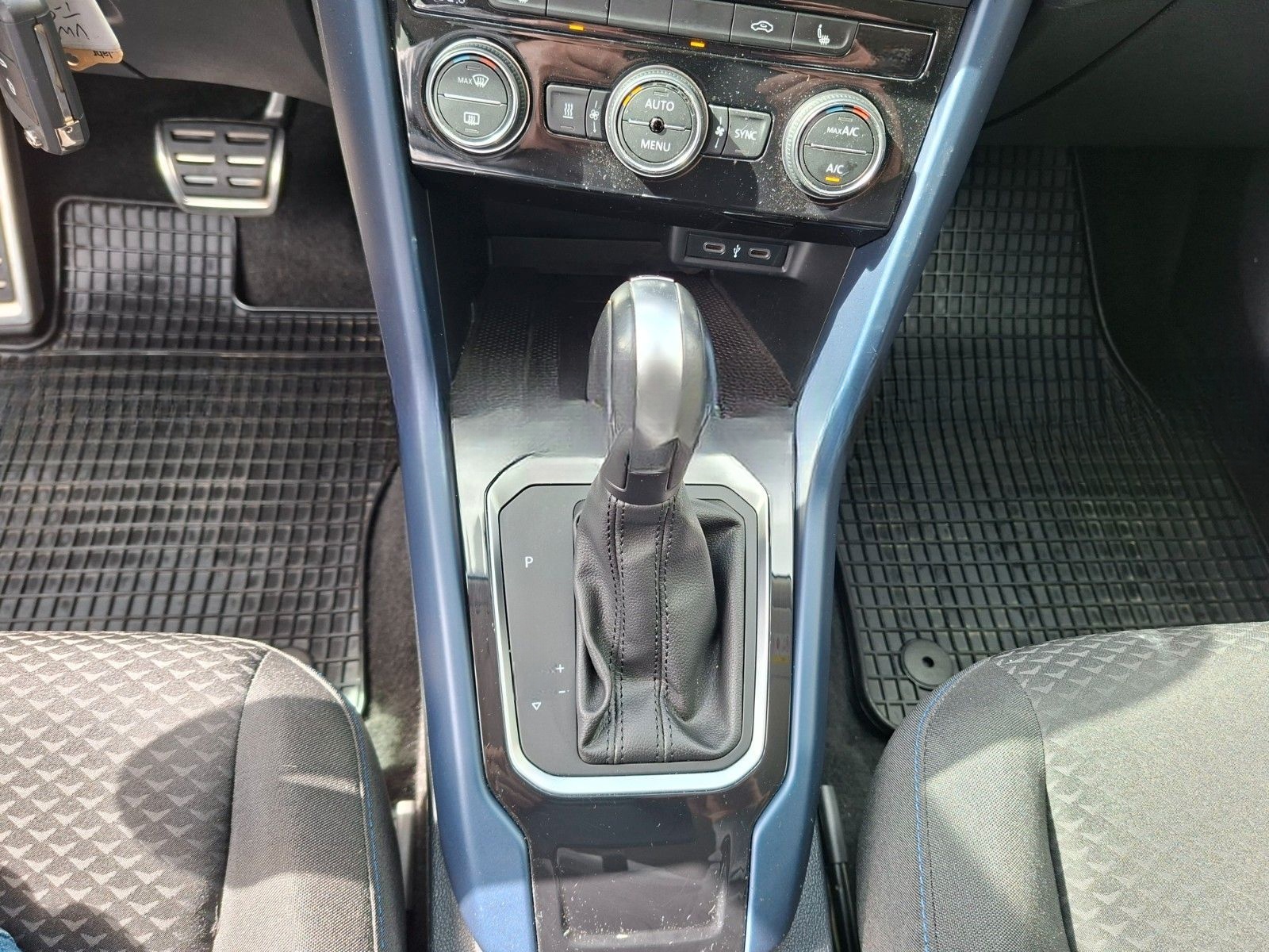 Volkswagen T-Roc United Standheizung, AHK, DSG, Allwetterr. foto 19