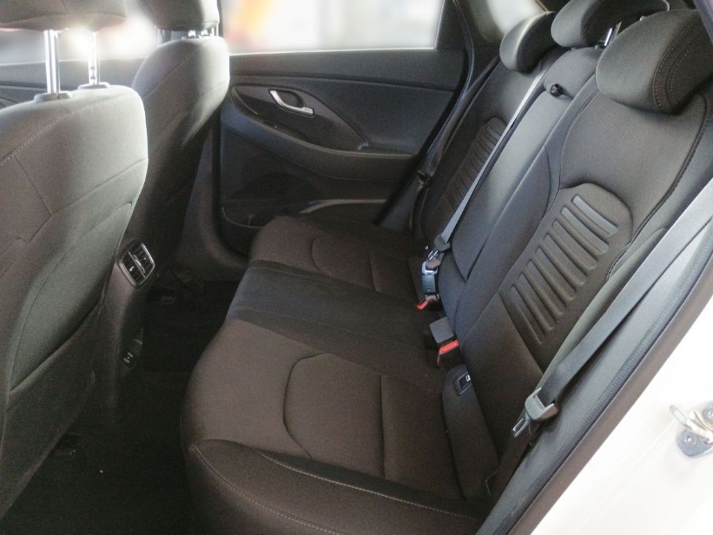 Hyundai i30 FL 5-Trg 1.0 T-GDI MT Advantage MY25 Navi Di foto 10