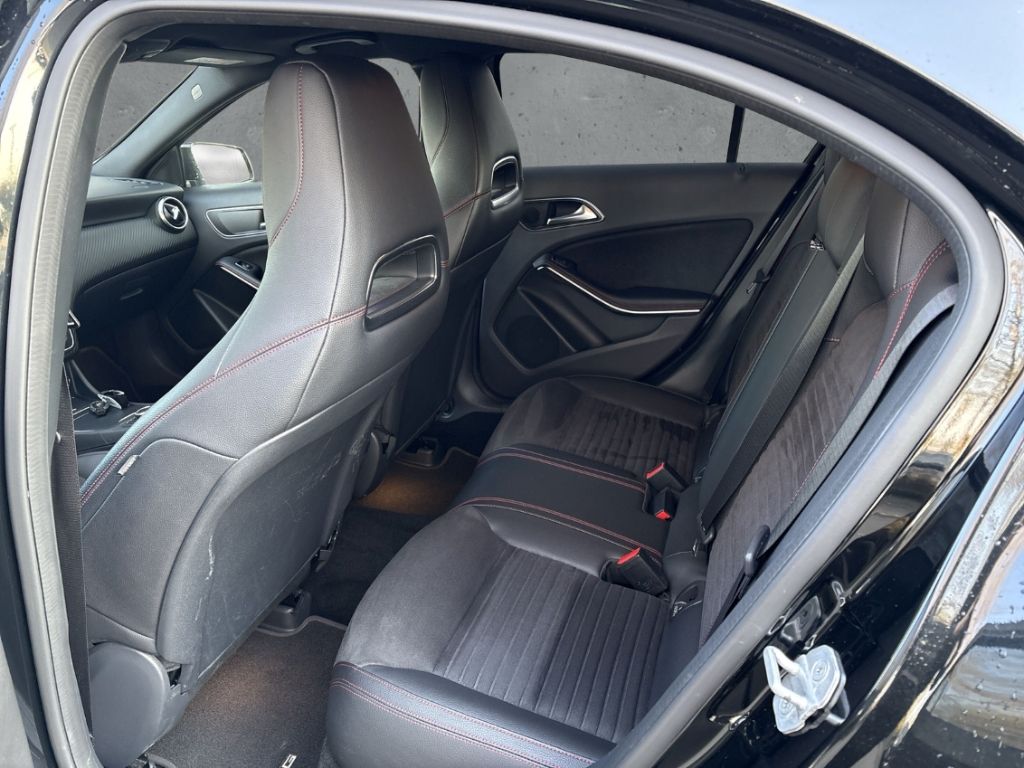 Mercedes-Benz A 220 AMG Line 4Matic StandHeiz Distron Navi foto 8