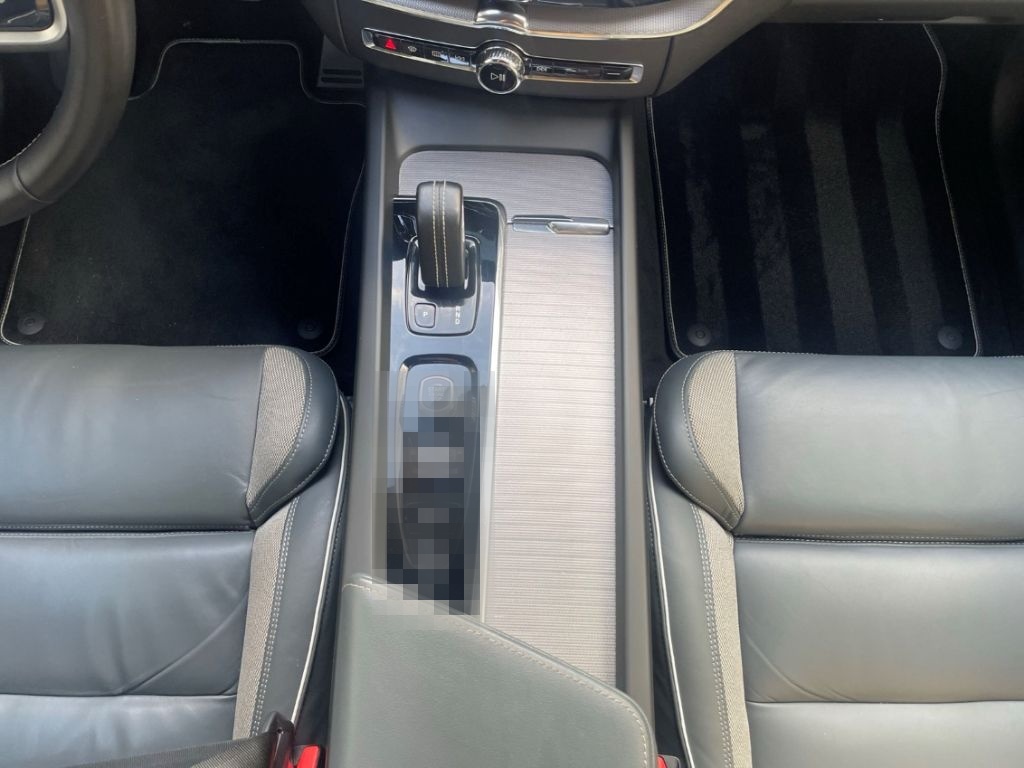 Volvo XC60 R Design B5 (Diesel) AWD R-Design H&K AHK L foto 17