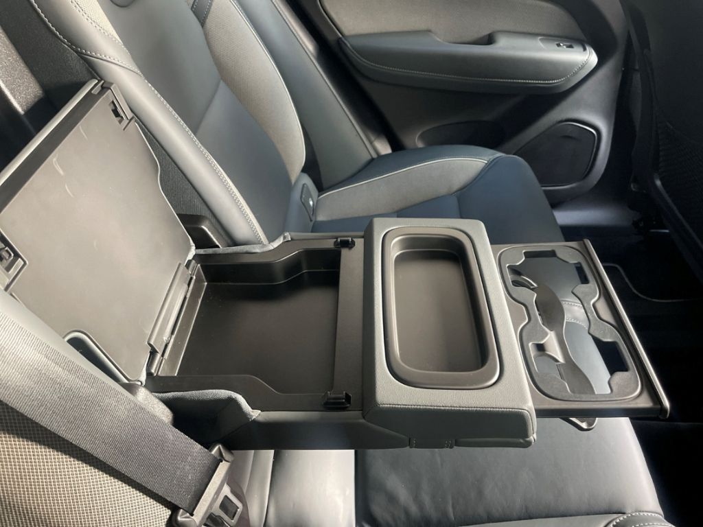 Volvo XC60 R Design B5 (Diesel) AWD R-Design H&K AHK L foto 18