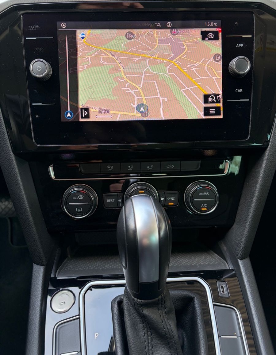 Volkswagen Passat Variant 1.5 DSG+AHK+Navi+CarPlay+LM+WR foto 11