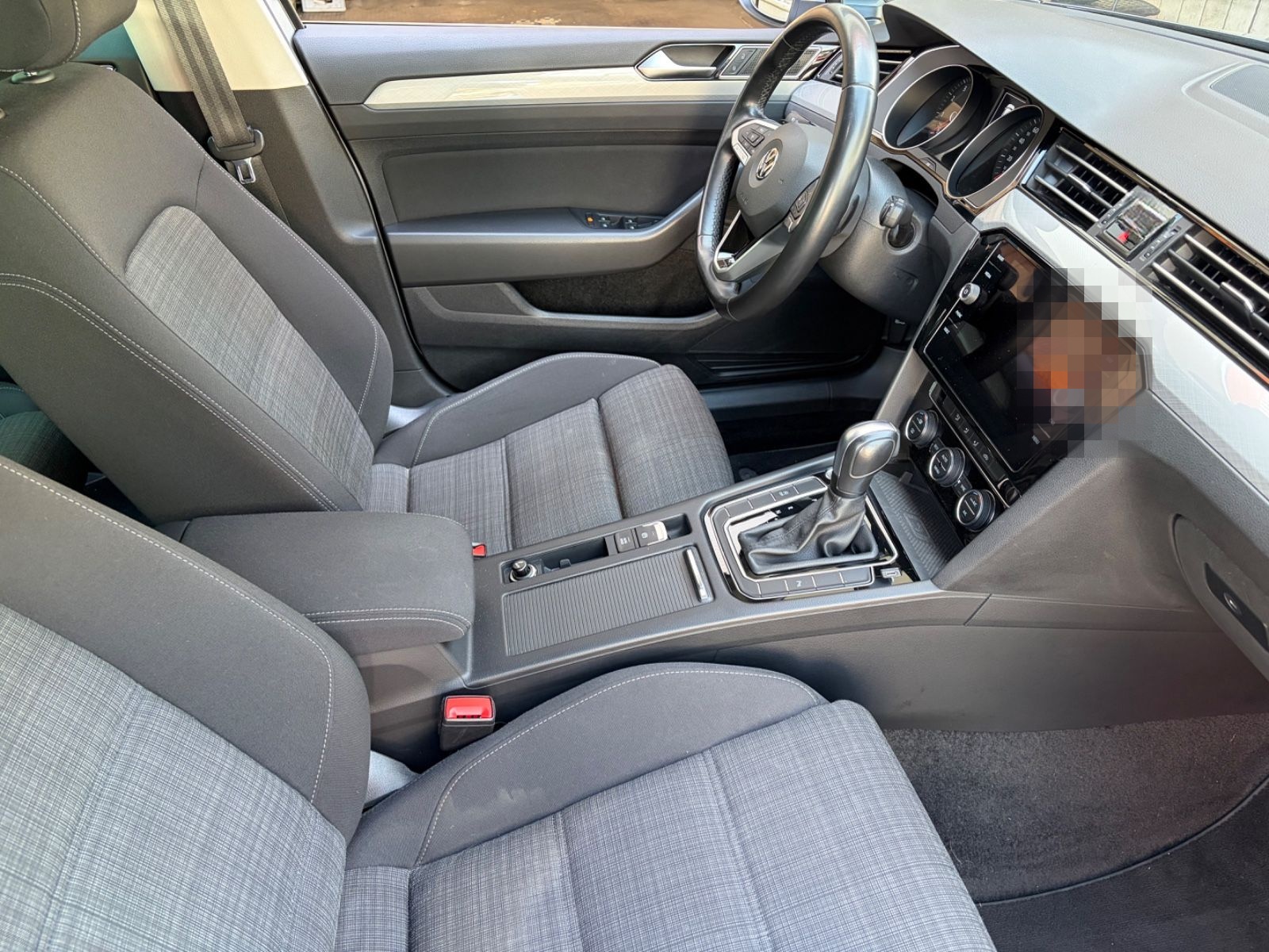 Volkswagen Passat Variant 1.5 DSG+AHK+Navi+CarPlay+LM+WR foto 16