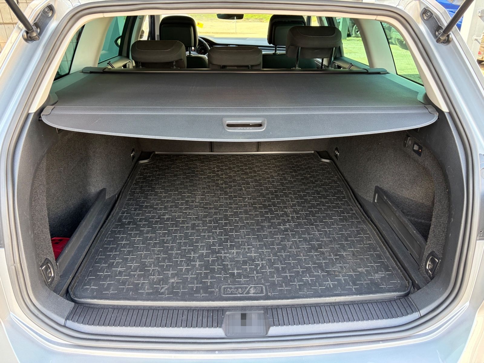 Volkswagen Passat Variant 1.5 DSG+AHK+Navi+CarPlay+LM+WR foto 9