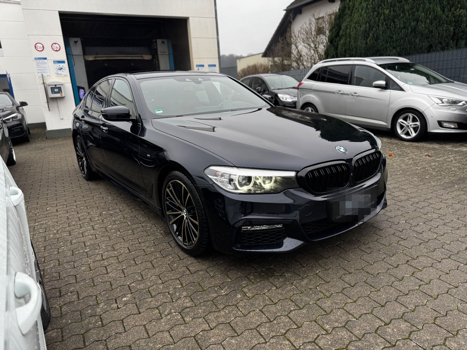 BMW 530 5 Limousine 530 i M Sport Leder Head up foto 2