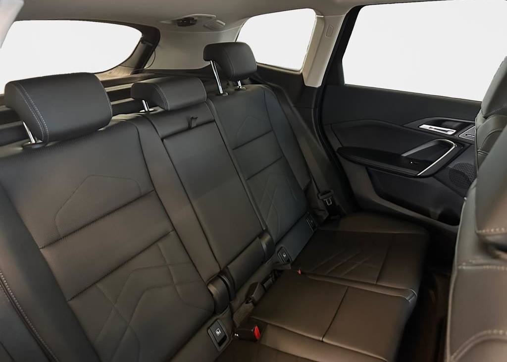 BMW X1 xDrive23i Premiumpaket PANO KAM LED AHK foto 11