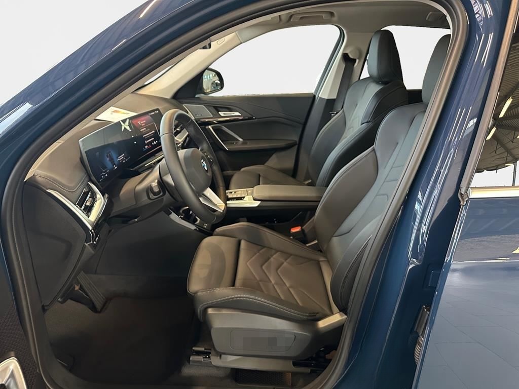 BMW X1 xDrive23i Premiumpaket PANO KAM LED AHK foto 6