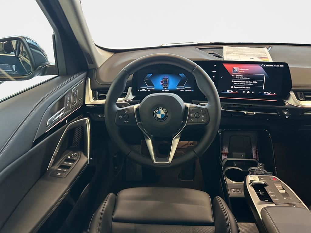 BMW X1 xDrive23i Premiumpaket PANO KAM LED AHK foto 7