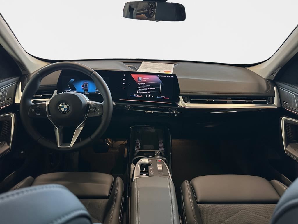 BMW X1 xDrive23i Premiumpaket PANO KAM LED AHK foto 8