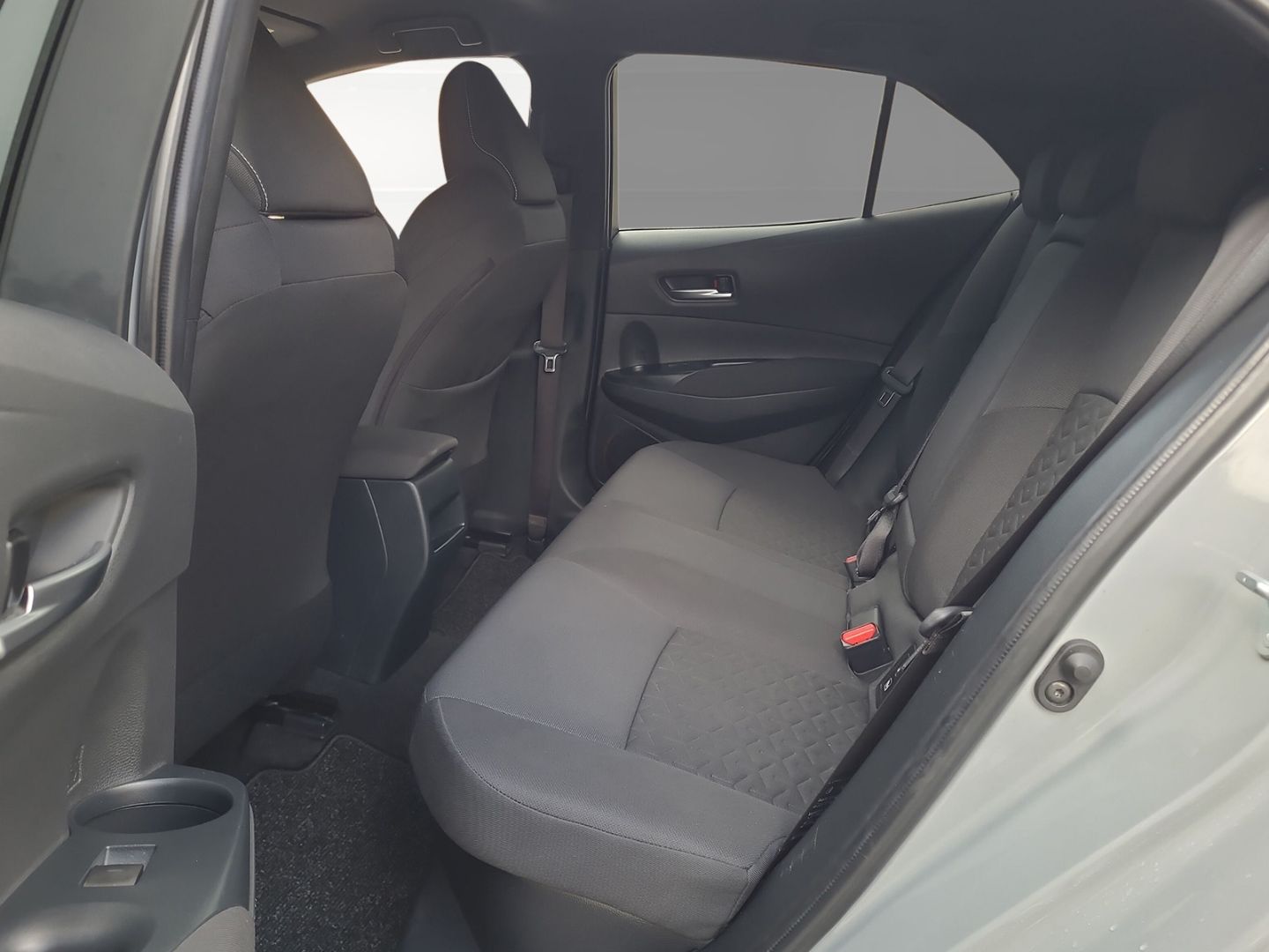 Toyota Corolla 2.0l Hybrid Club +JBL +PDC +Sitzheizung  foto 9