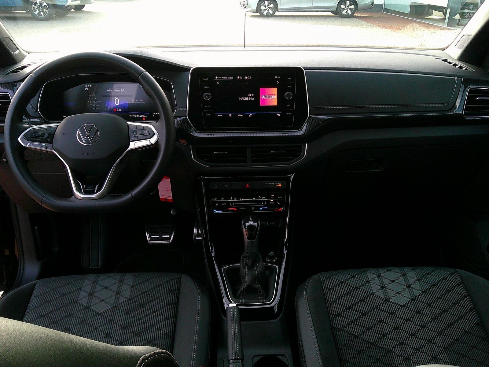 Volkswagen T-Cross 1.5 TSI DSG R-Line KAMERA+ACC+MA-LED+AHK foto 13
