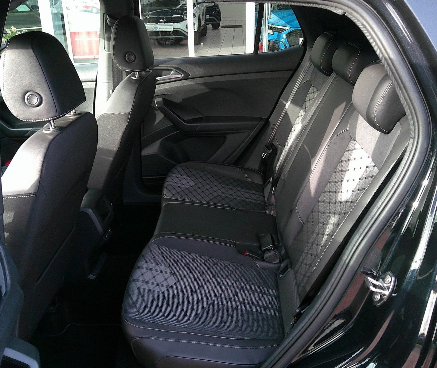 Volkswagen T-Cross 1.5 TSI DSG R-Line KAMERA+ACC+MA-LED+AHK foto 14
