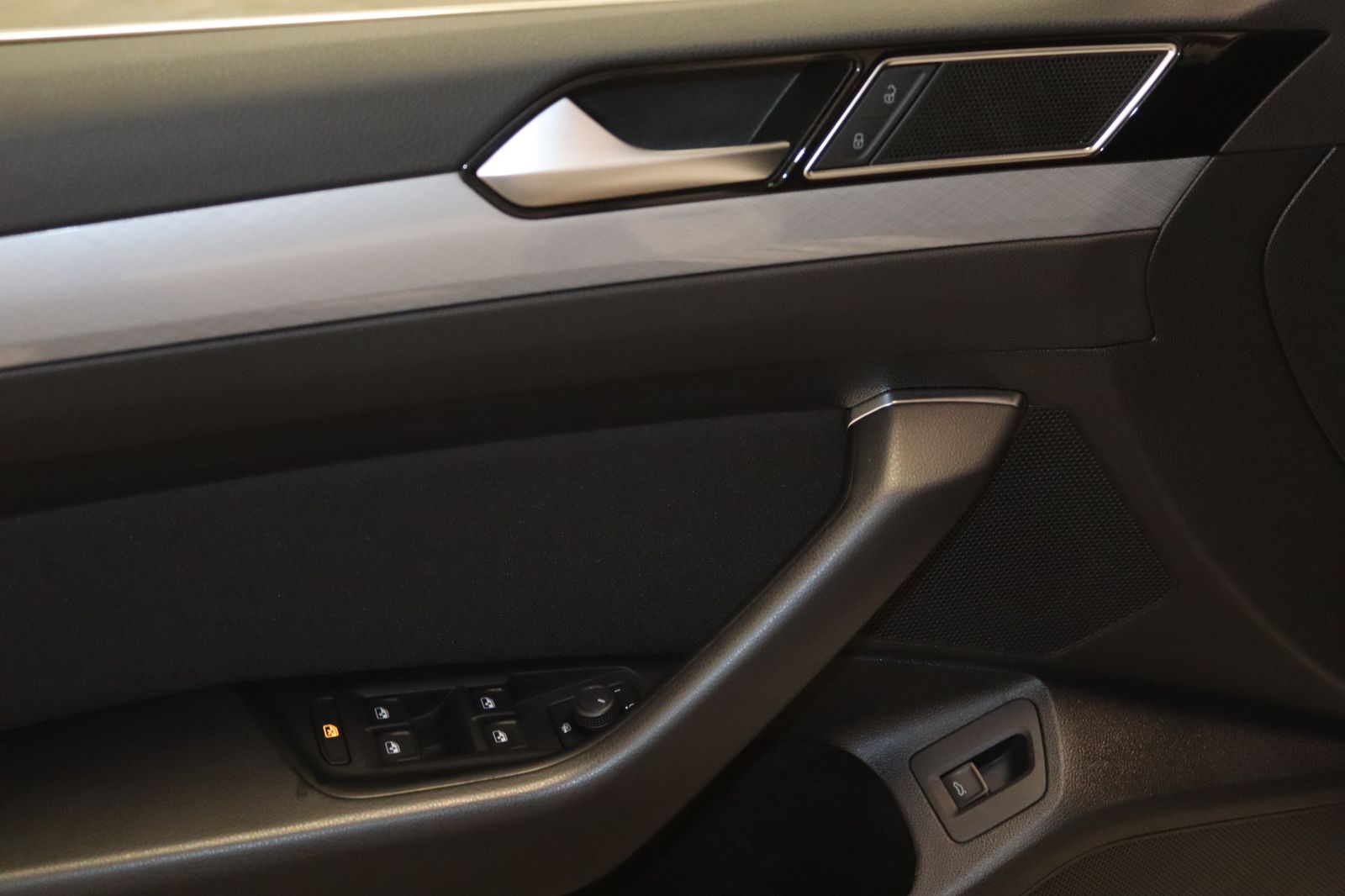 Volkswagen Passat Var. 1.5 Business-Virt.-NAV-360°-AHK-LED- foto 10