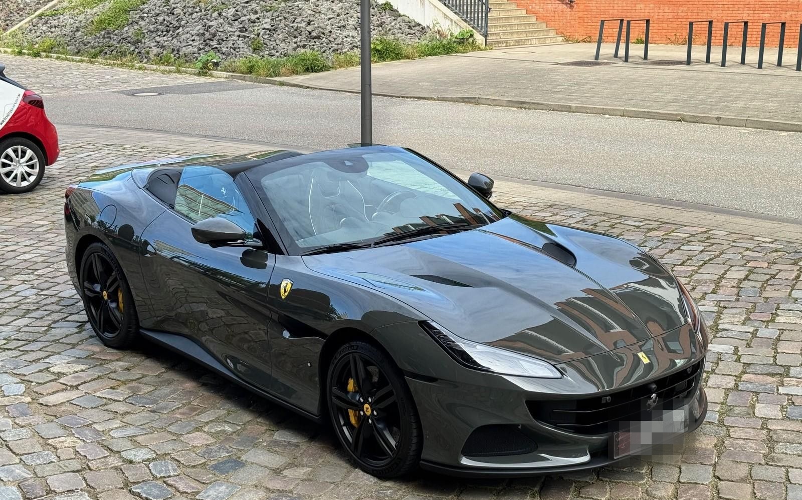 Ferrari Portofino M foto 4
