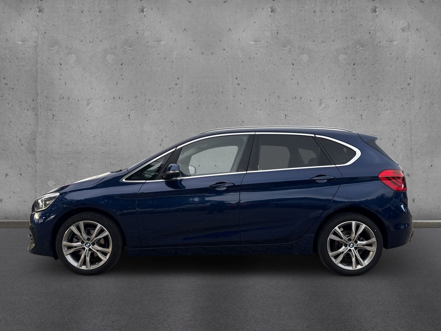 BMW 218 Active Tourer i Sport Line Navi AHK LED SHZ  foto 2