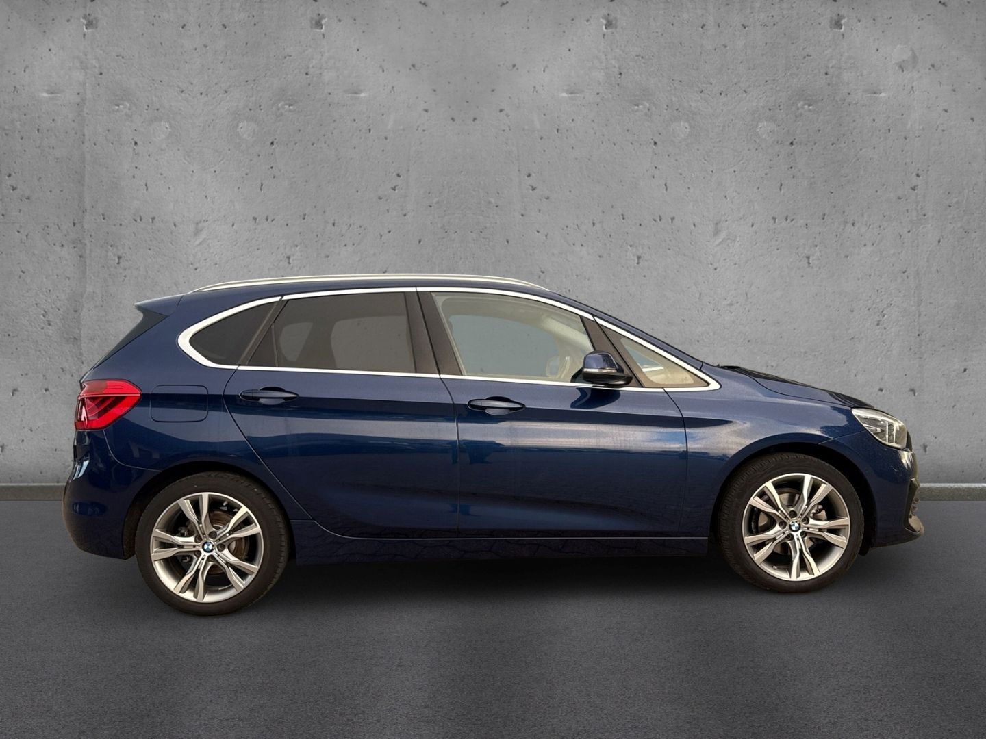 BMW 218 Active Tourer i Sport Line Navi AHK LED SHZ  foto 5