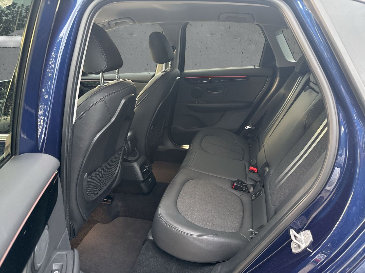 BMW 218 Active Tourer i Sport Line Navi AHK LED SHZ  foto 8