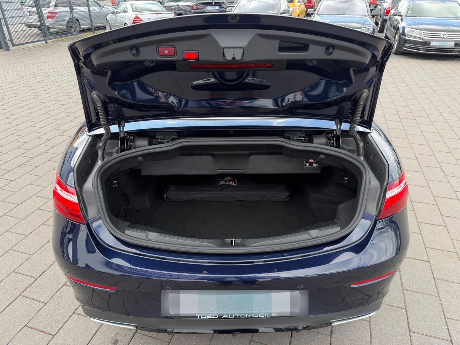 Mercedes-Benz E 400d 4Matic*AMG*360°KAMERA*ACC*MEMORY*1.HAND* foto 24