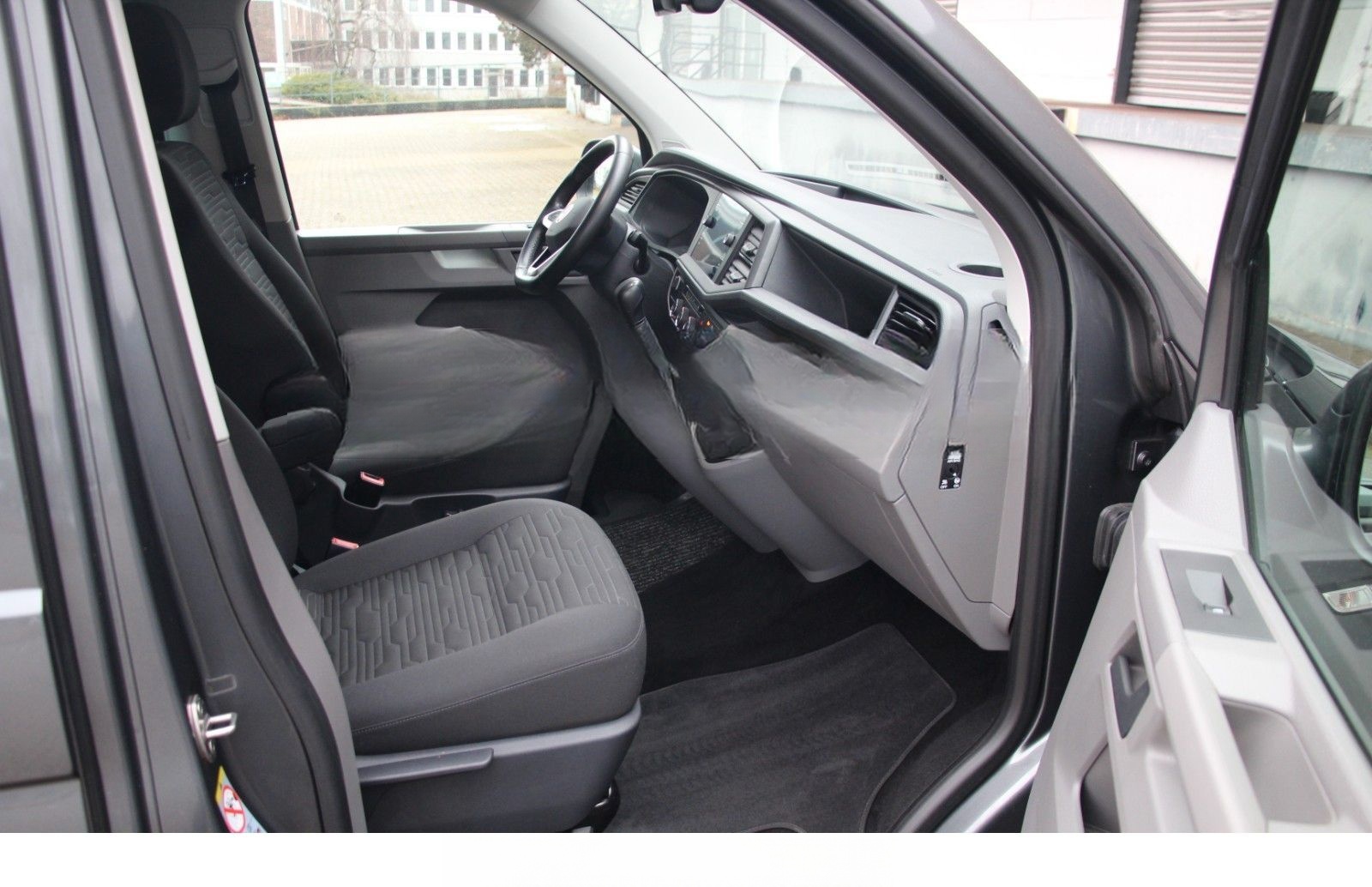 Volkswagen T6.1 Caravelle Comfortline DSG RFK  AHK ACC TOP foto 14