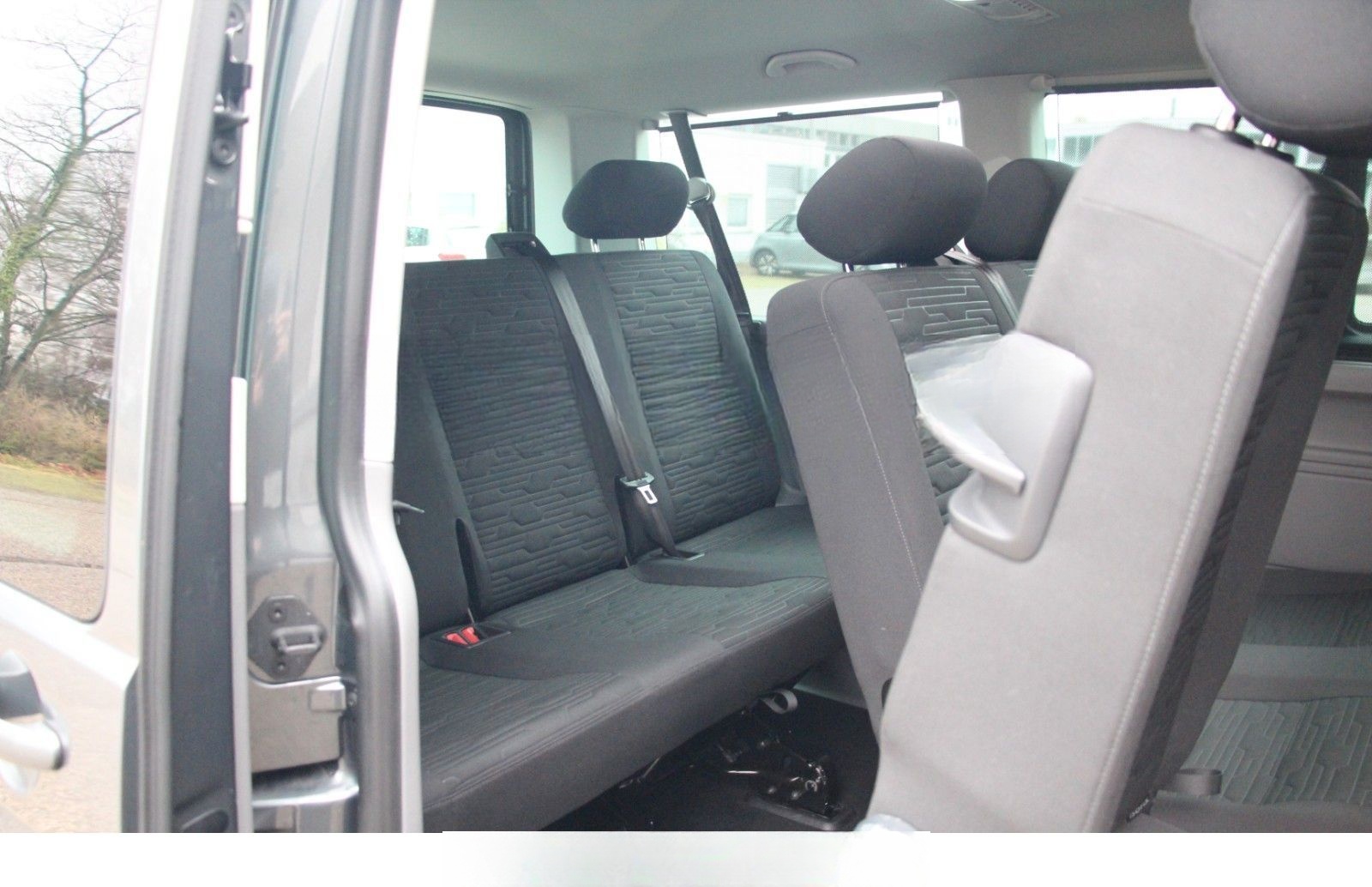 Volkswagen T6.1 Caravelle Comfortline DSG RFK  AHK ACC TOP foto 16