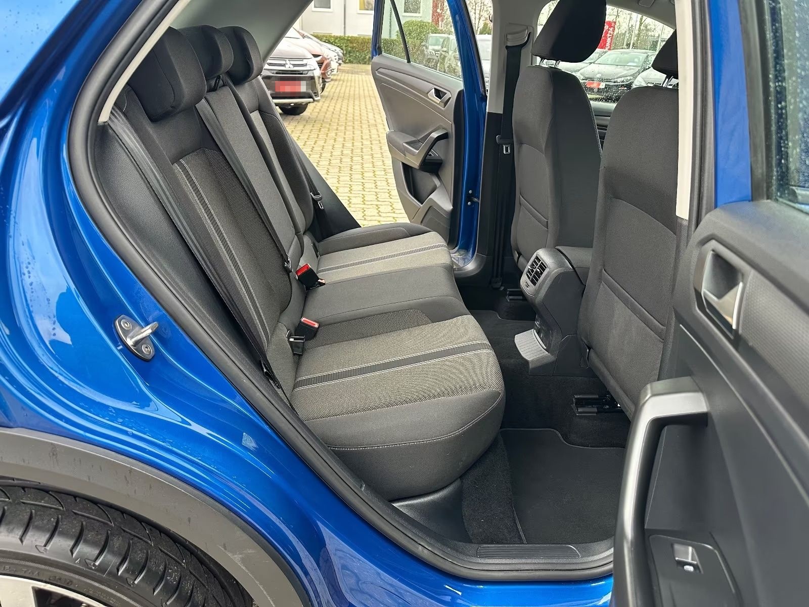 Volkswagen T-Roc 1,5 R-Line 1.HAND Virt KEY 19" ACC CarPlay foto 15