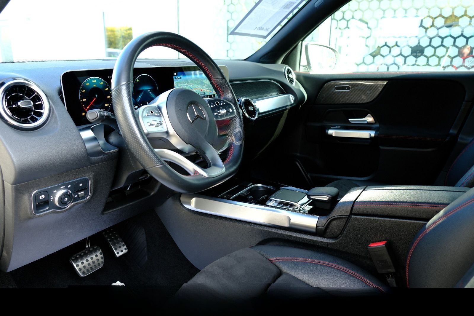 Mercedes-Benz GLB 250 4MATIC "AMG"LED"DISTRONIC"1.HD"Kamera" foto 15